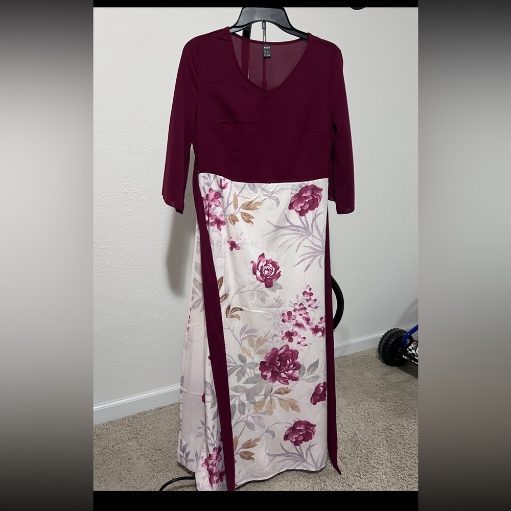 Women A Line Dress Floral Scoop Neck Butterfly Sleeve Red and White (with belt)